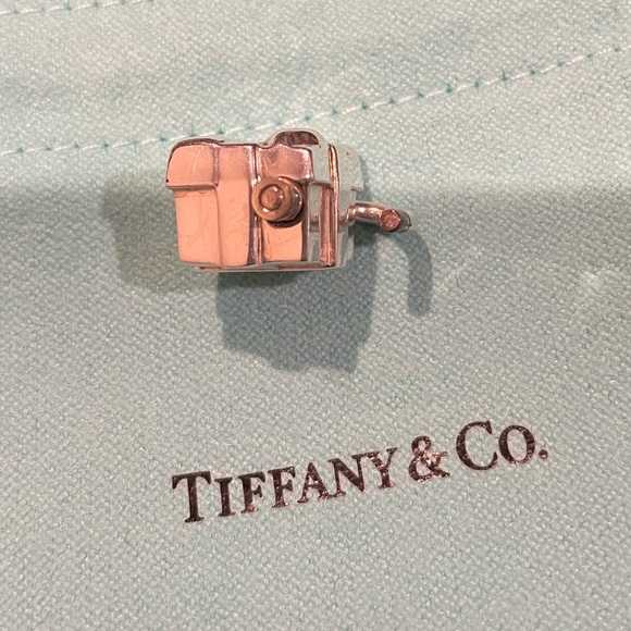 Tiffany & Co. RARE Discontinued Tiffany Present Box Charm - Picture 7 of 10